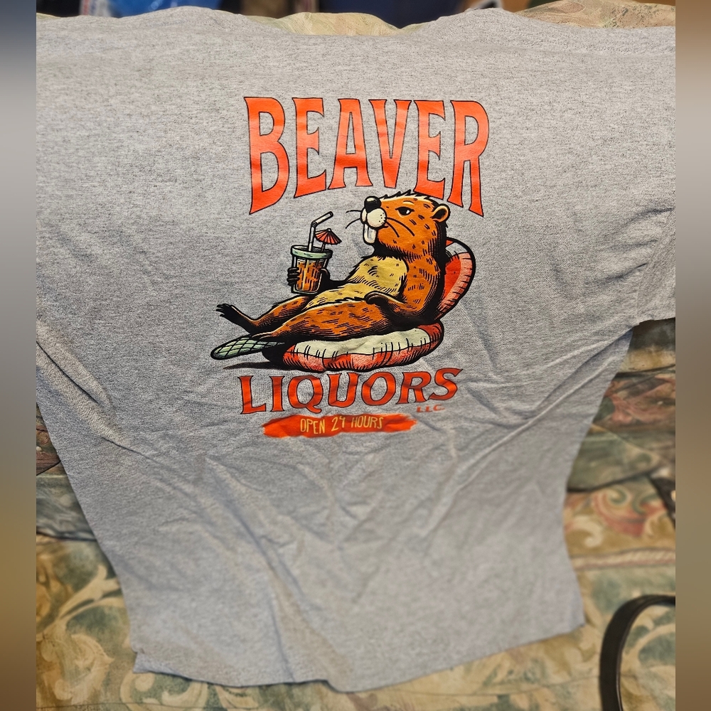 Beaver Liquors Souvineer Tee Good Condition
